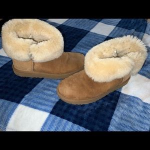 Gently used UGG boots size 11